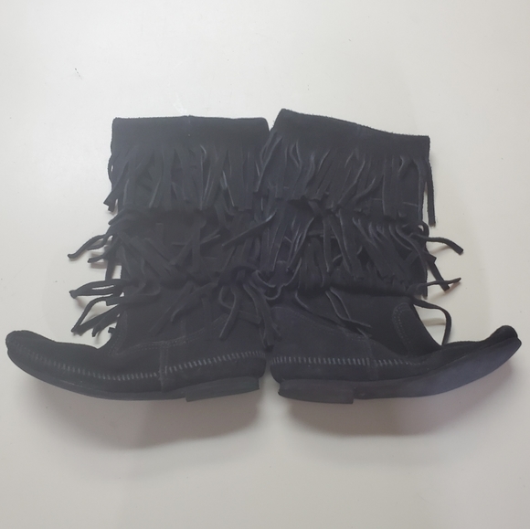 Minnetonka Black Suede Fringe Moccasin Boots SZ 7 - Picture 6 of 8
